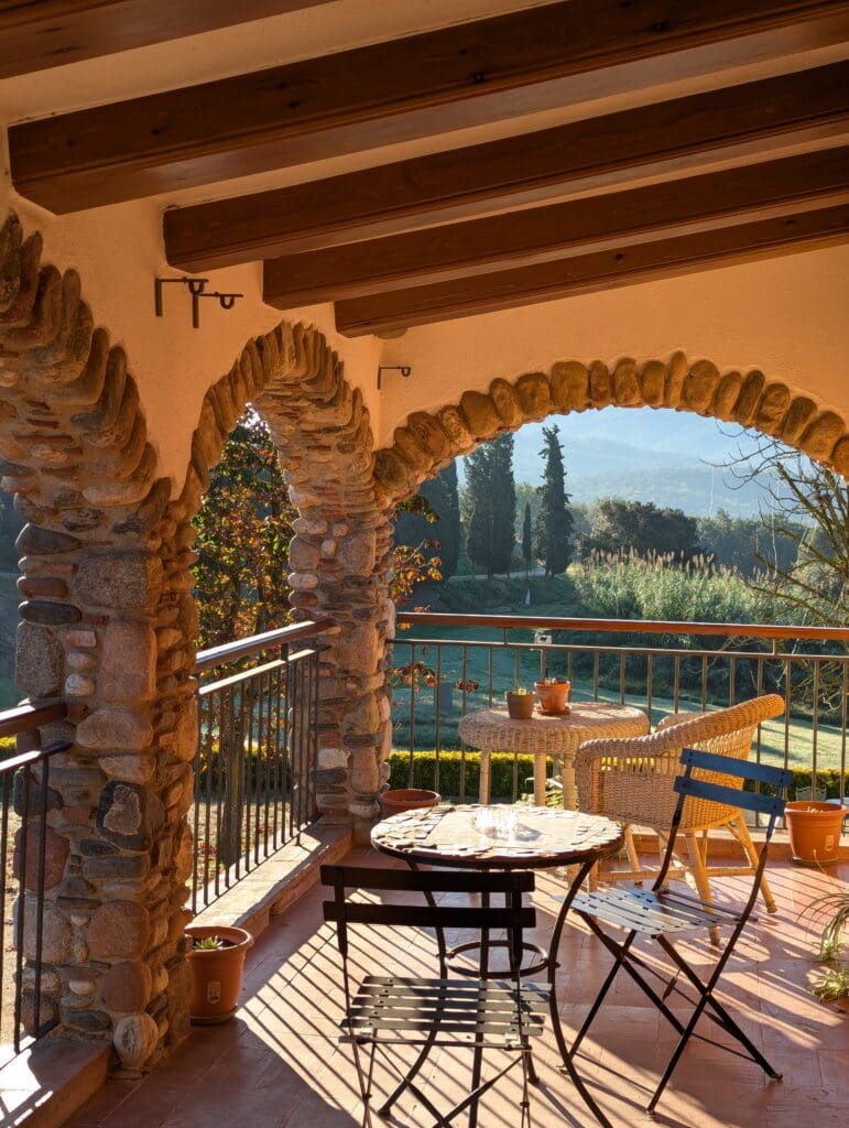 Terraza con vistas en casa rural Mas Segart